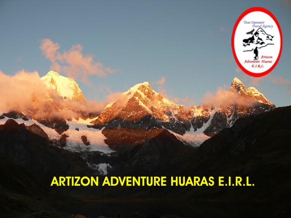 Amanecer Laguna Carhuacocha - Trekking Cordillera Huayhuash